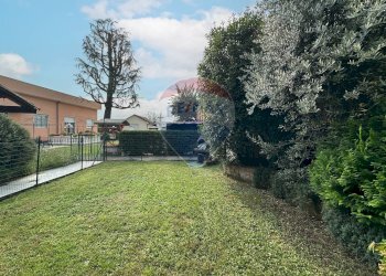 Giardino - Appartamento Via Fratelli Cervi
 
34, Trezzano Rosa - foto 2