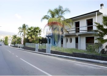 Casa all\'aperto - Villa a Schiera Via Provinciale
 
209, Santa Venerina - foto 1