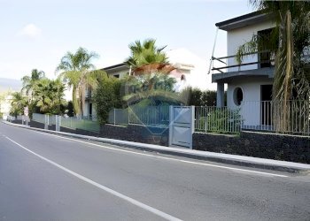 Casa all\'aperto - Villa a Schiera Via Provinciale
 
209, Santa Venerina - foto 2