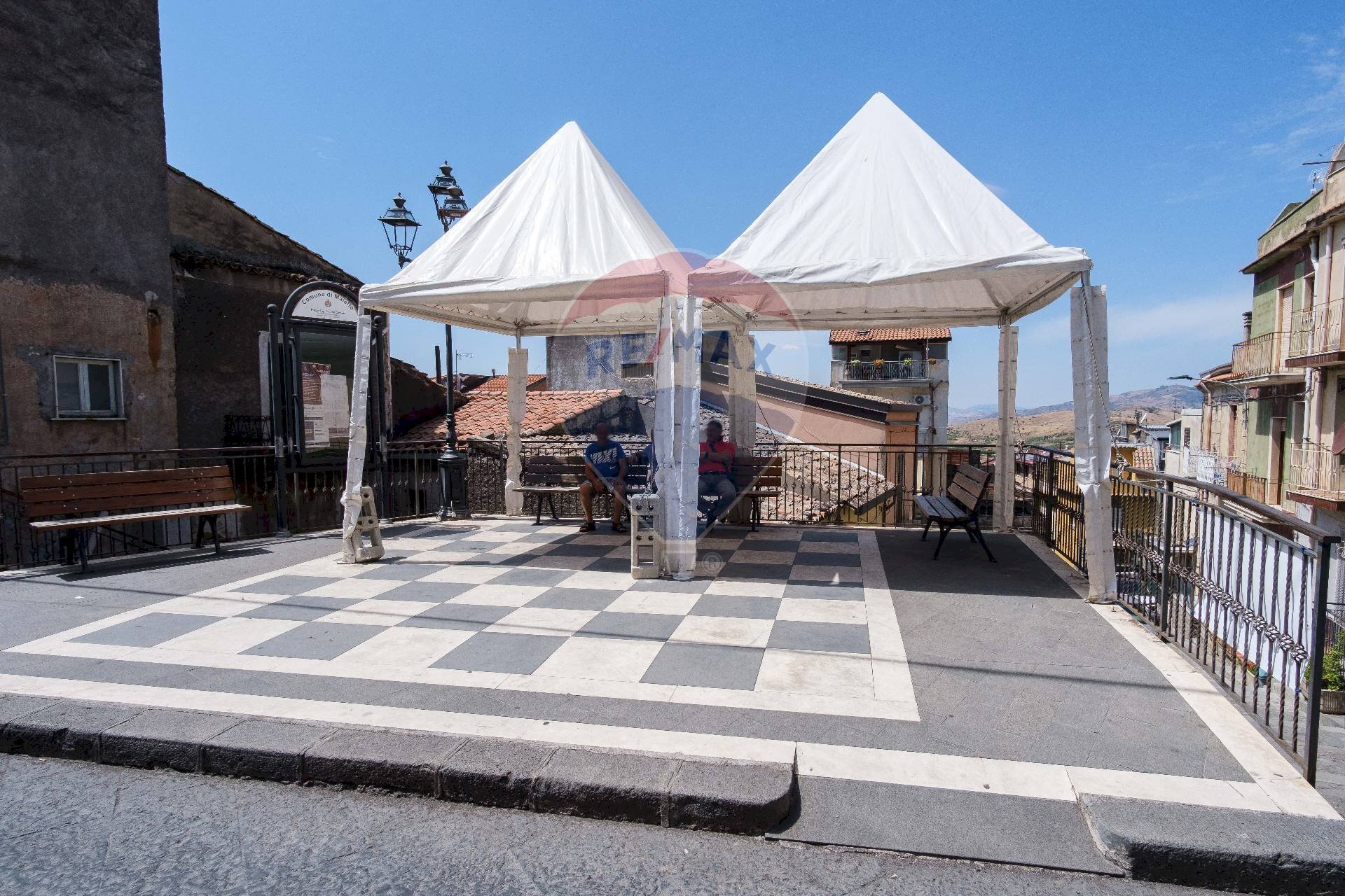 Terrazza - Negozio Via Umberto
209, Maletto - foto 3