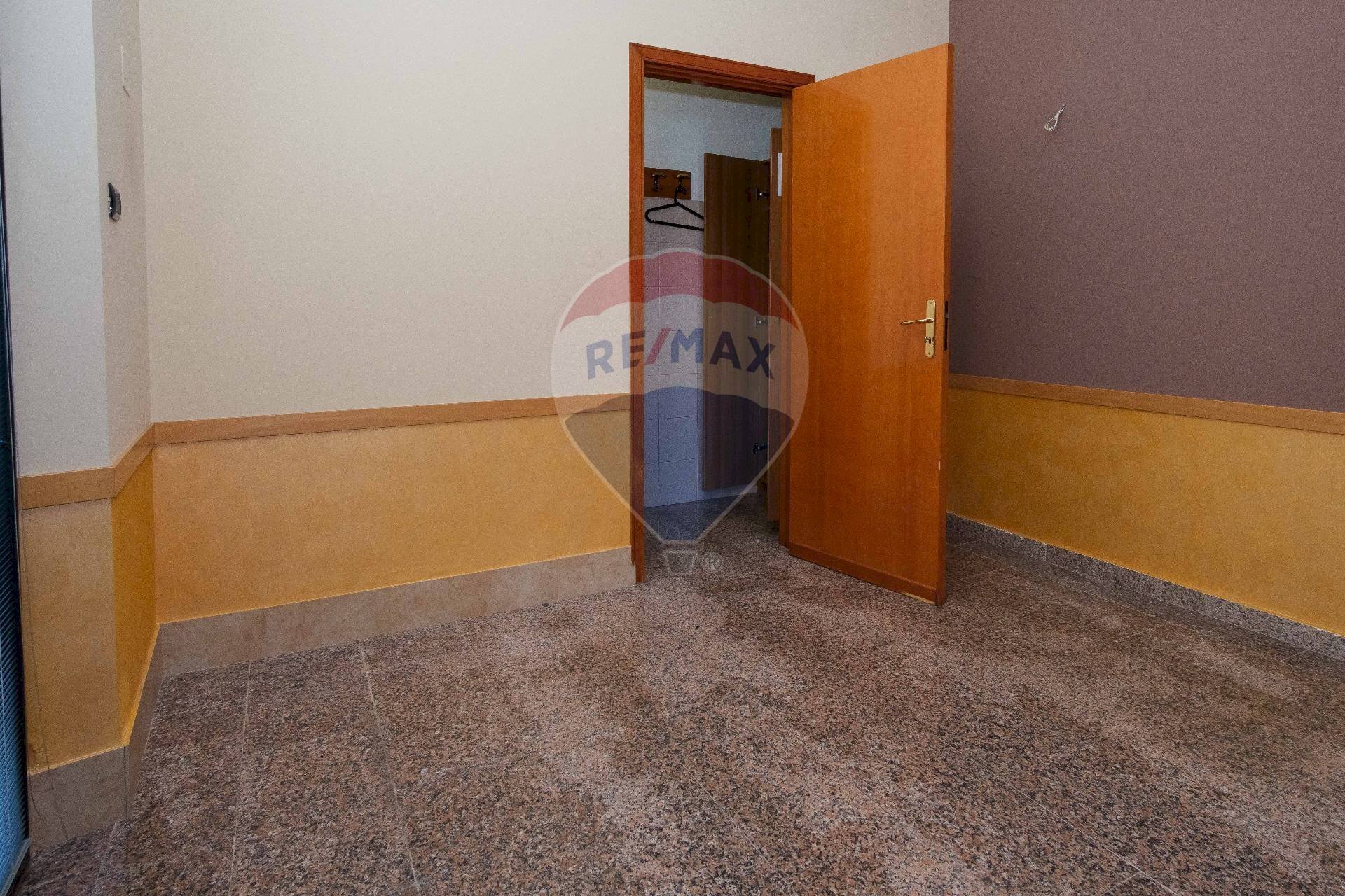 Stanza vuota - Negozio Via Umberto
 
209, Maletto - planimetria 1