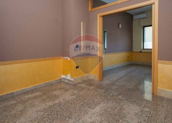 Stanza vuota - Negozio Via Umberto
 
209, Maletto - foto 12