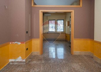 Stanza vuota - Negozio Via Umberto
 
209, Maletto - foto 13