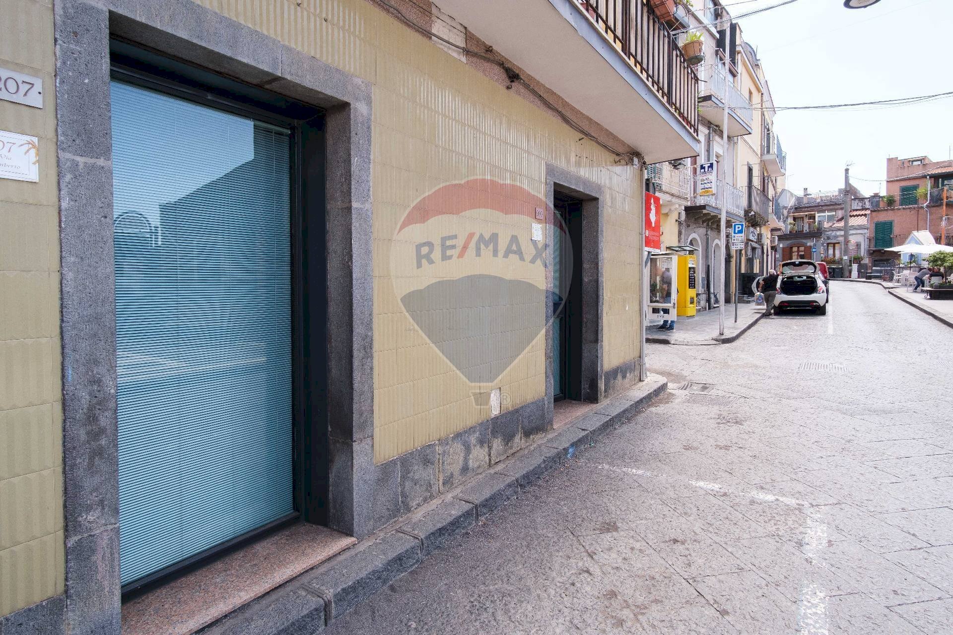 Edificio all\'aperto - Negozio Via Umberto
 
209, Maletto - foto 2