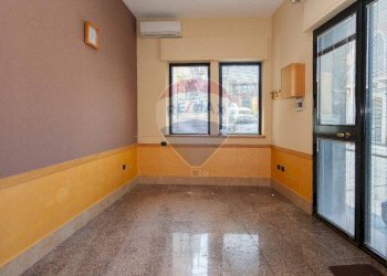 Stanza vuota - Negozio Via Umberto
 
209, Maletto - foto 9