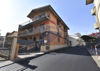 Edificio all\'aperto - Casa semi indipendente via Terza Retta di Ponente
 
231, Belpasso - foto 4