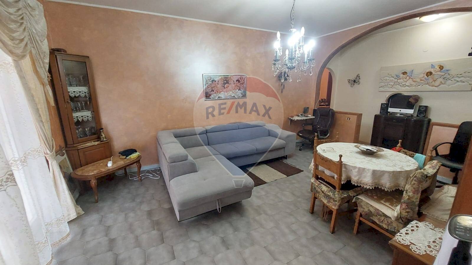 Sala da pranzo - Four-room apartment via Umberto 1
159, Gaggi - photo 2