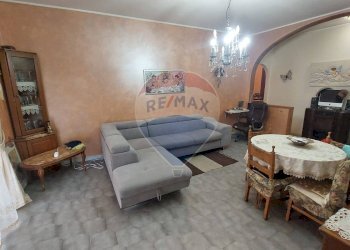 Sala da pranzo - Quadrilocale via Umberto 1
 
159, Gaggi - foto 1