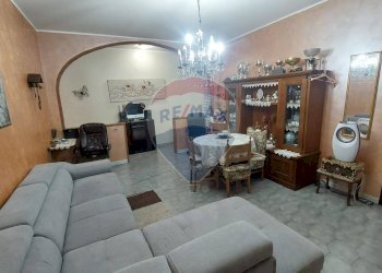 Sala da pranzo - Quadrilocale via Umberto 1
 
159, Gaggi - foto 28