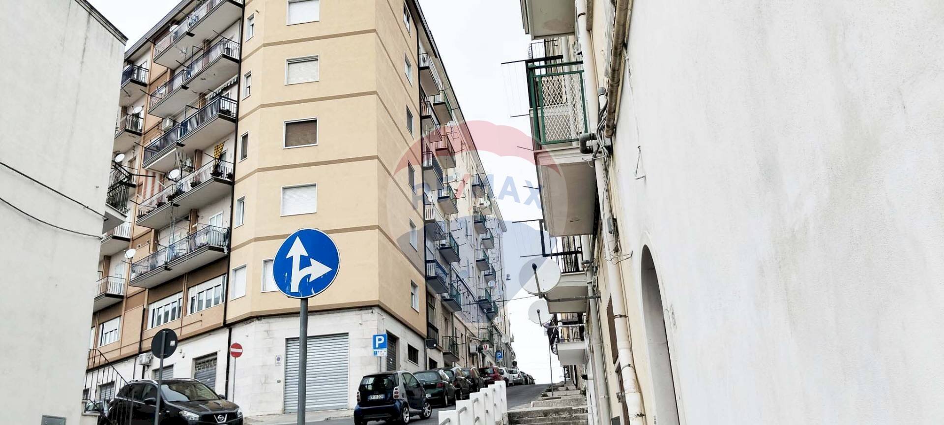 Edificio all\'aperto - Four-room apartment Piazza Guglielmo Marconi
4, Monte Sant'Angelo - photo 3