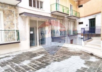 Terrazza - Quadrilocale Piazza Guglielmo Marconi
 
4, Monte Sant'Angelo - foto 2