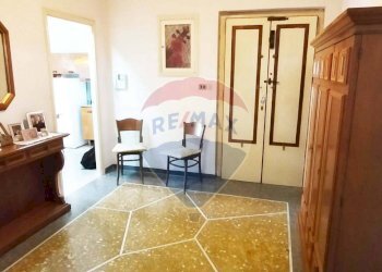 Hall / corridoio - Quadrilocale Piazza Guglielmo Marconi
 
4, Monte Sant'Angelo - foto 13