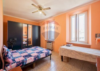 Camera / camera da letto - Quadrilocale via Mazzini
 
10, Dosolo - foto 19