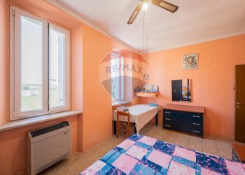 Camera / camera da letto - Quadrilocale via Mazzini
 
10, Dosolo - foto 21