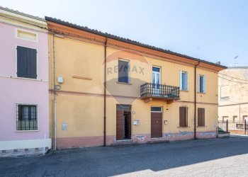 Casa all\'aperto - Quadrilocale via Mazzini
 
10, Dosolo - foto 22