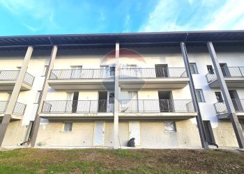 Edificio all\'aperto - Trilocale Via Delle Grazie
 
21, Albuzzano - foto 17