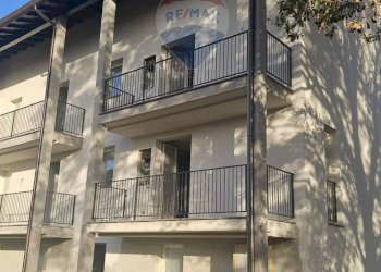 Edificio all\'aperto - Trilocale via delle grazie
 
33, Albuzzano - foto 8