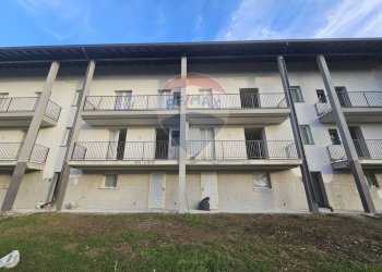 Edificio all\'aperto - Trilocale via delle grazie
 
33, Albuzzano - foto 13
