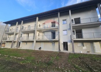 Edificio all\'aperto - Trilocale via delle grazie
 
33, Albuzzano - foto 15