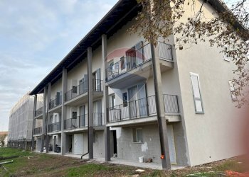 Edificio all\'aperto - Trilocale via delle grazie
 
33, Albuzzano - foto 14