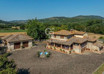 Foto 2 - Rustico Vocabolo Tevermorto
 
122, Todi - foto 2