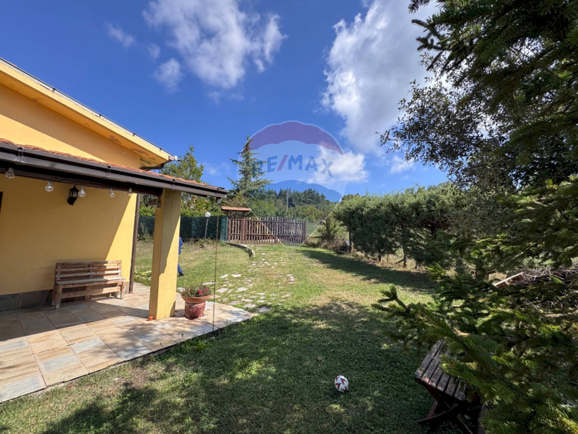 Giardino - Casa indipendente Contrada Monteverde
snc, Vinchiaturo - foto 3