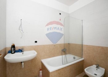 Bagno - Bilocale Strada Provinciale Modugno-Carbonara
 
4/5, Bari - foto 6