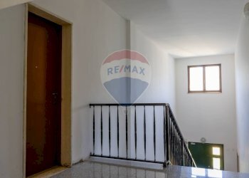 Scale - Villa Bifamiliare Bussi sul Tirino - foto 9