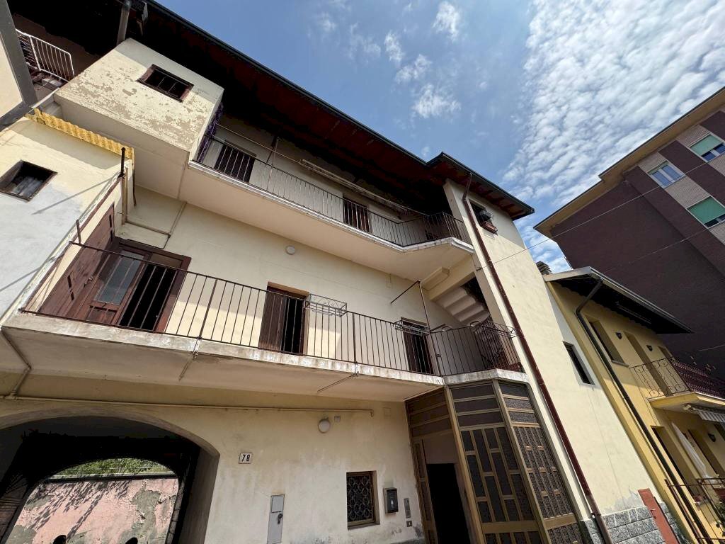 Facciata - Casa indipendente via Milano, 78, Casorate Sempione - foto 3