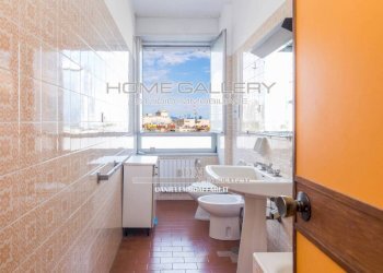 Bagno - Bilocale via Antonio Cantore, 8, Genova (zona Sampierdarena) - foto 9