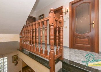 Scala - Villa via Livorno, La Loggia - foto 31