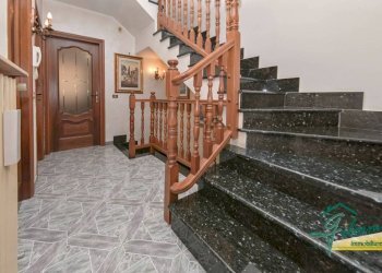 Scala - Villa via Livorno, La Loggia - foto 33