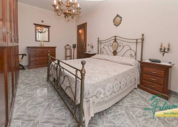 Camera da letto - Villa via Livorno, La Loggia - foto 36