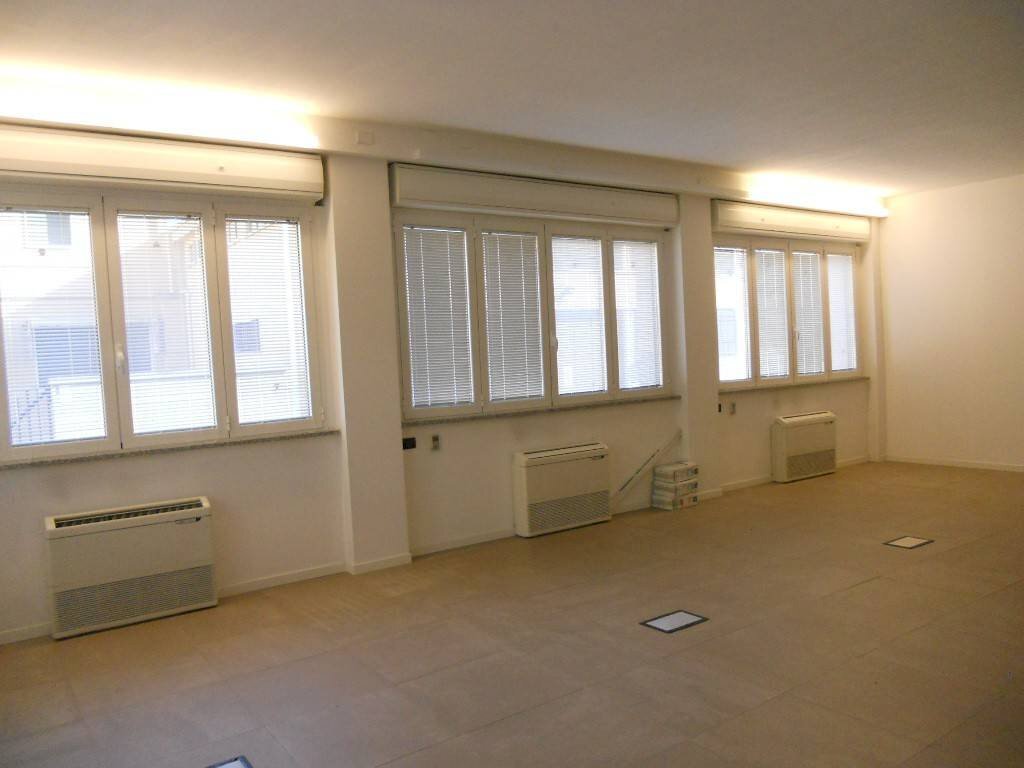 Ufficio - Office via Antonio Gramsci, 18, Pero - photo 3