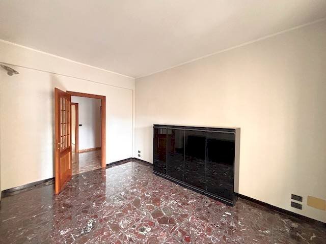 Cucina - Trilocale corso Ferdinando Magellano, Genova (zona Sampierdarena) - foto 3