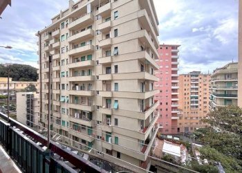 Vista - Trilocale corso Ferdinando Magellano, Genova (zona Sampierdarena) - foto 6