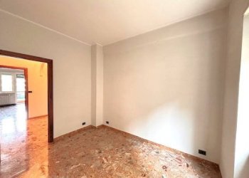 Stanza non arredata - Trilocale corso Ferdinando Magellano, Genova (zona Sampierdarena) - foto 8