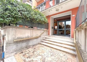 Cortile interno - Trilocale corso Ferdinando Magellano, Genova (zona Sampierdarena) - foto 22