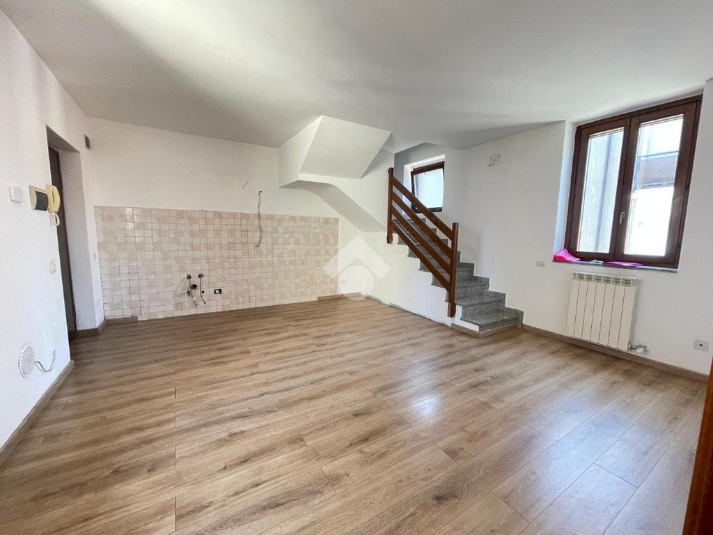 Three-room apartment Via Goffredo Mameli, Arconate - photo 1