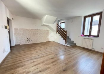 Three-room apartment Via Goffredo Mameli, Arconate - photo 1