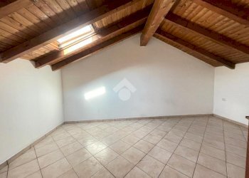Three-room apartment Via Goffredo Mameli, Arconate - photo 10
