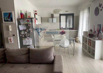 Three-room apartment Via delle Orchidee, Floridia - photo 1