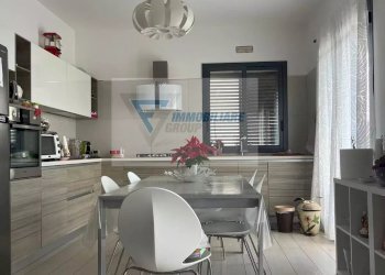 Three-room apartment Via delle Orchidee, Floridia - photo 3