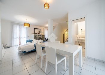 Porzione di casa Via Cesare Pavese, Quattro Castella - foto 1