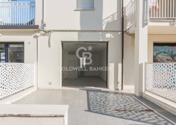 Foto 1 - Shop Via Lagomaggio
 
121, Rimini - photo 1