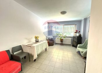 Soggiorno - Quadrilocale via Bozzonaccio
 
6, Cuasso al Monte - foto 5