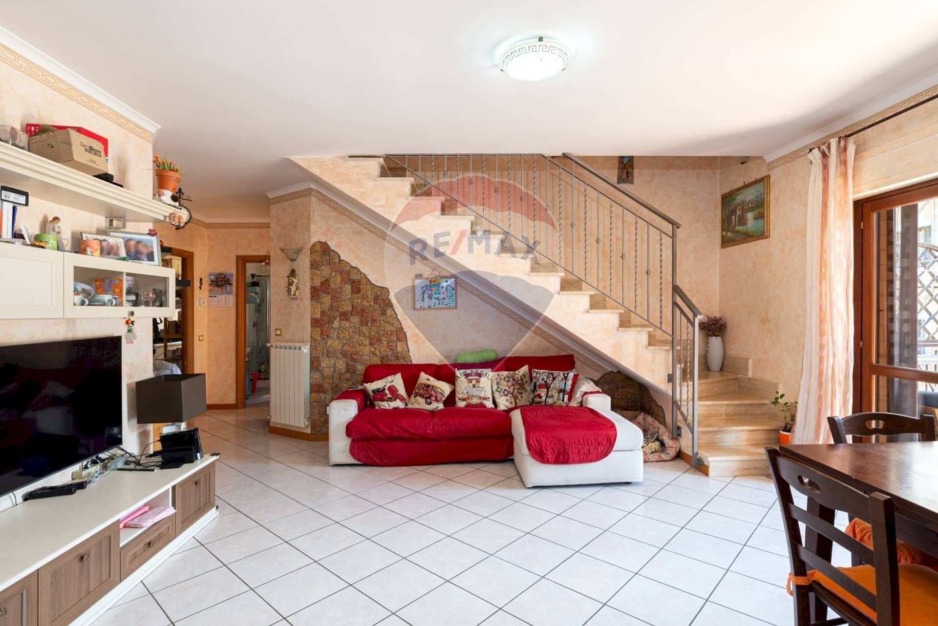 Sala da pranzo - Quadrilocale via volturno
 
11, Monterotondo - foto 3