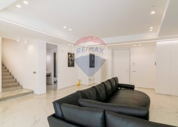 Soggiorno - Villa Via Luigi Rizzo
 
8, Mascalucia - foto 24