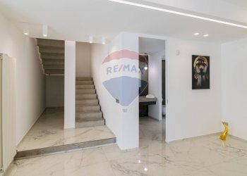 Scale - Villa Via Luigi Rizzo
 
8, Mascalucia - foto 28