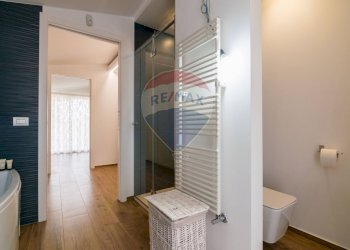 Bagno - Villa Via Luigi Rizzo
 
8, Mascalucia - foto 72